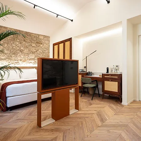 Cool Dreams Luxury Hotel